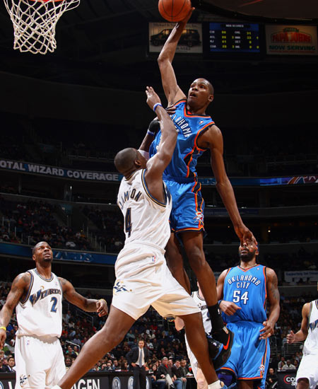 莱切2-1都灵，班达、拉萨纳-库利巴利建功（莱切2比1击败都灵，班达与拉萨纳-库利巴利相继进球）