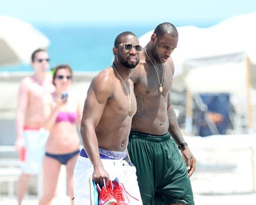 开拓者媒体人：当你因一个球员才关注某队时 评价上难免会有偏见（开拓者记者：若你只因某位球员关注一支球队，评价难免偏颇）