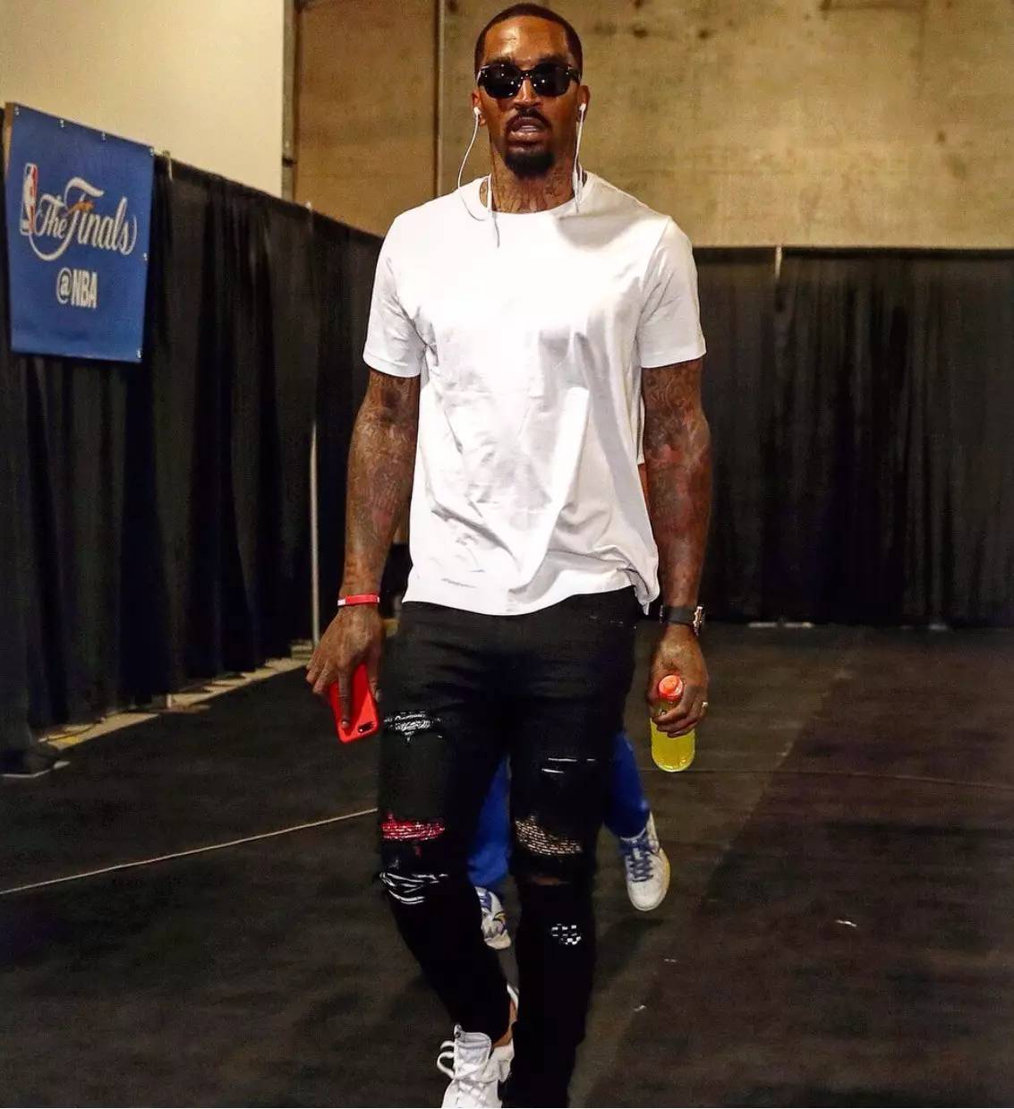 本赛季苏超最佳阵容：冠军泰州队1人入选，亚军南通队3人在列（苏超本赛季最佳阵容出炉：冠军泰州仅1人上榜，亚军南通有3人入选）