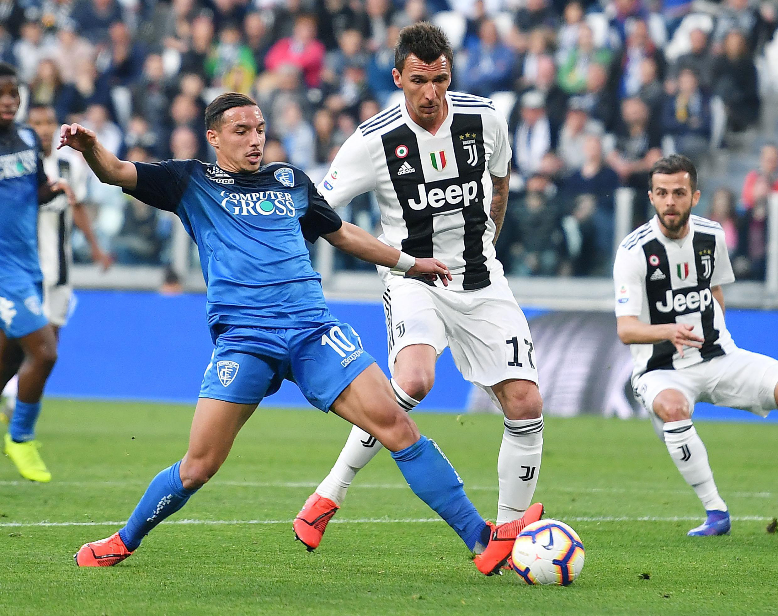 沙尔克战术重整后焕然一新（战术洗牌让沙尔克脱胎换骨）