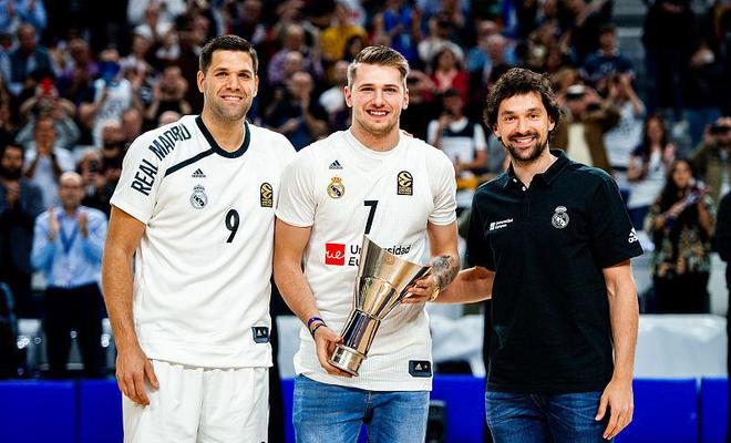 禁区爆射破门，39岁胡尔克达成生涯500球里程碑（39岁胡尔克禁区重炮得分，职业生涯进球数突破500大关）