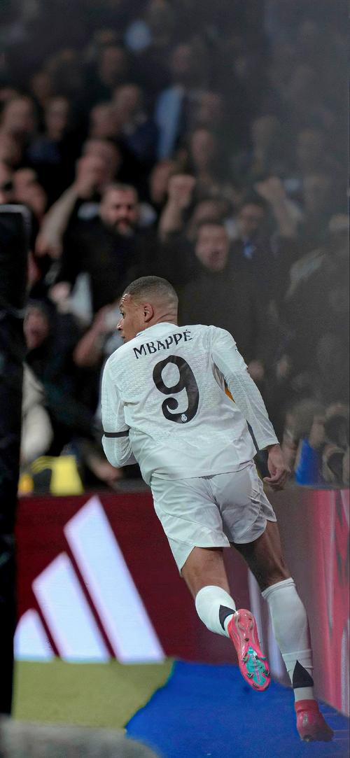 佛罗伦萨意甲前14轮后比上赛季同期少了25分，创意甲历史纪录（佛罗伦萨意甲前14轮积分比上季同期少25分，刷新意甲历史纪录）