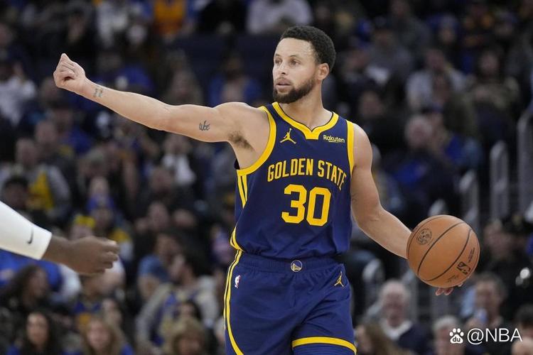 官方：科隆后卫范登伯格被停赛两场，无缘对阵海登海姆和拜仁（官宣：科隆后卫范登伯格被禁赛两场，缺席对阵海登海姆与拜仁）