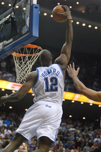 杜兰特跻身3万+5千+5千俱乐部，成历史第三快达成者（杜兰特达成3万分、5千篮板、5千助攻里程碑，用时史上第三快）