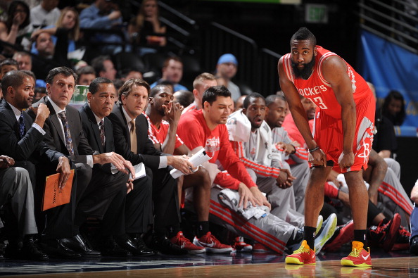 西媒：皇马在伯纳乌举行圣诞活动，9天净收入600万至1000万欧元（西媒：伯纳乌圣诞活动助皇马9天净入600万至1000万欧元）