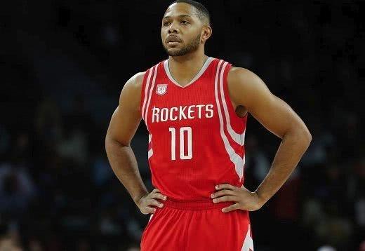 利物浦萨拉赫任意球破门锁定胜局（萨拉赫轰进任意球，助利物浦锁定胜局）