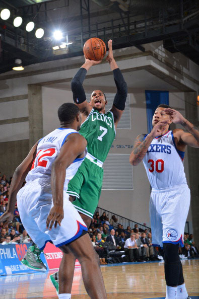 自16年分开评选后，近十届金球奖&国际足联最佳共6次结果相同（2016年分开评选后，金球奖与FIFA年度最佳近十届有6次评选一致）